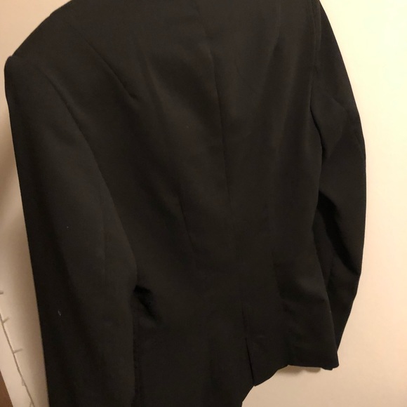 Blazer - Picture 5 of 5